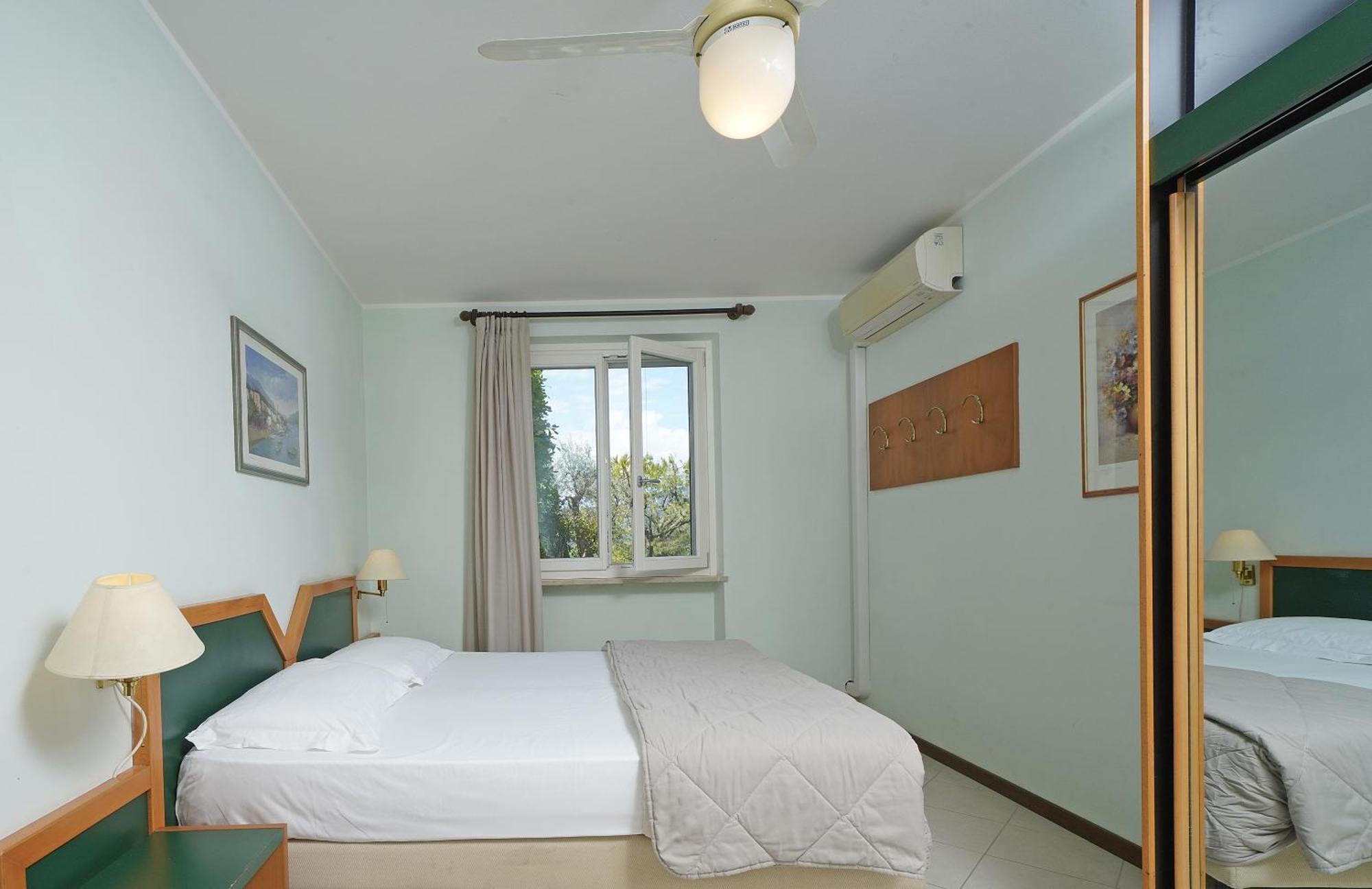 Residence Arca Бардолино Экстерьер фото